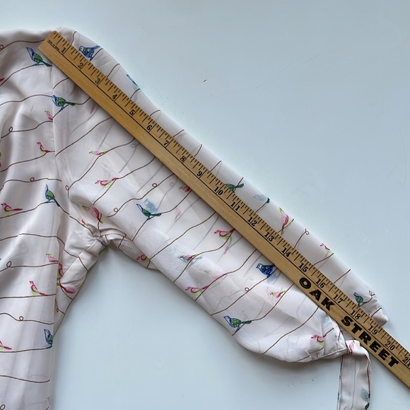 Roz & Ali Cream Bird-Print Pleated Blouse - Picture 8 of 8